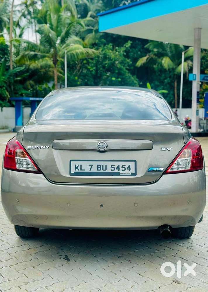 Nissan Diesel Car 2011