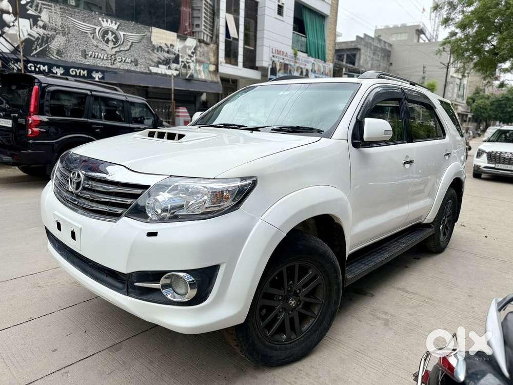 Toyota Fortuner 4x2 Manual, 2016, Diesel