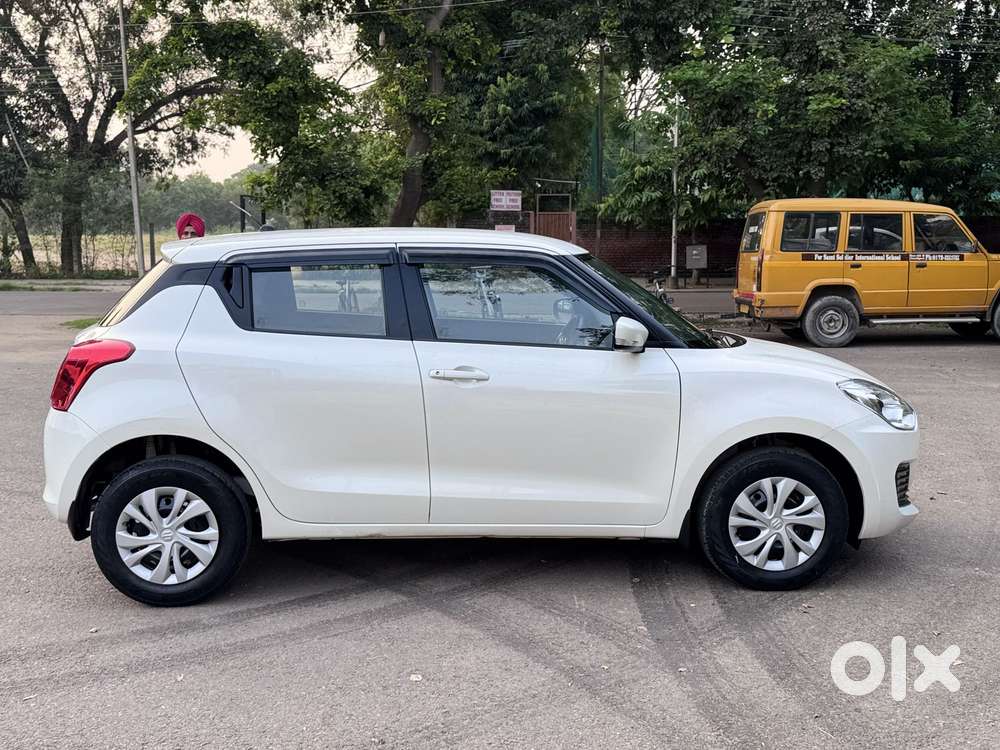 Maruti Suzuki Swift Vxi Optional, 2020, Petrol