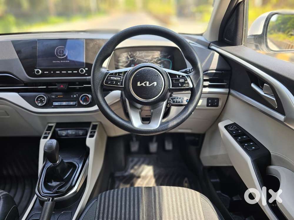 Kia Carens 1.4 Prestige 7 Str, 2023, Petrol