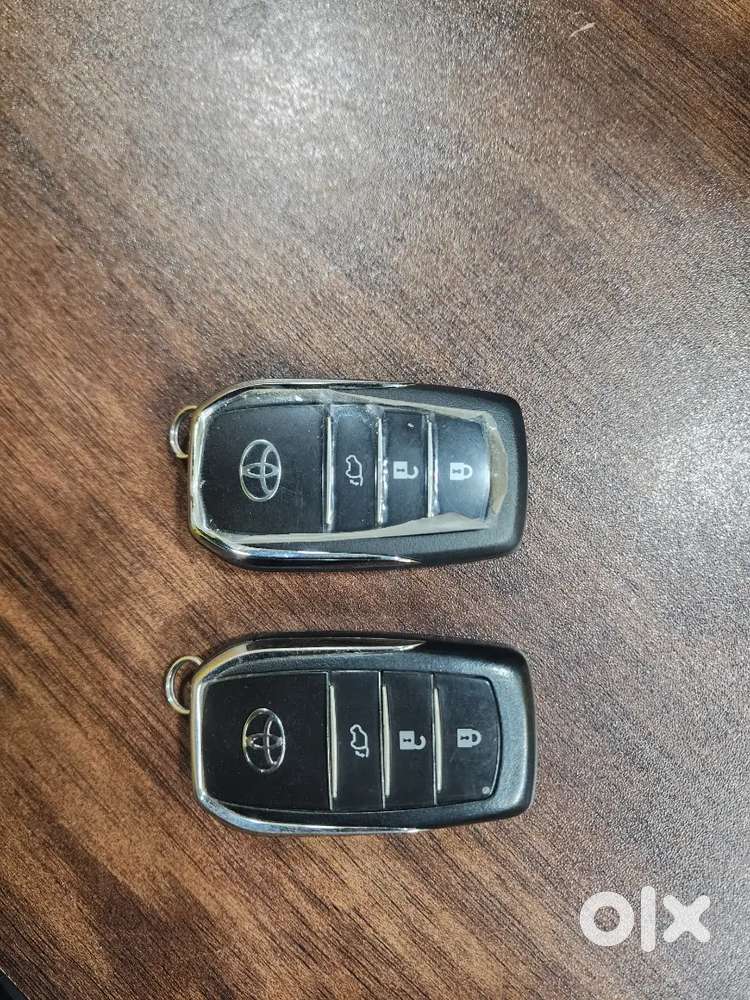 Toyota Fortuner 4/4
Full Insurance 
Dono Chabi 
Cruise Control