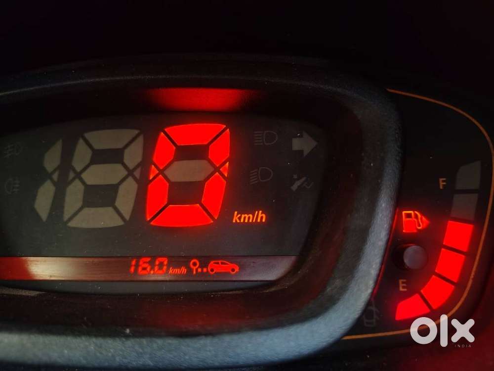 Renault Kwid Climber Rxt 2017  Grey + Orange Edition  Sporty Look