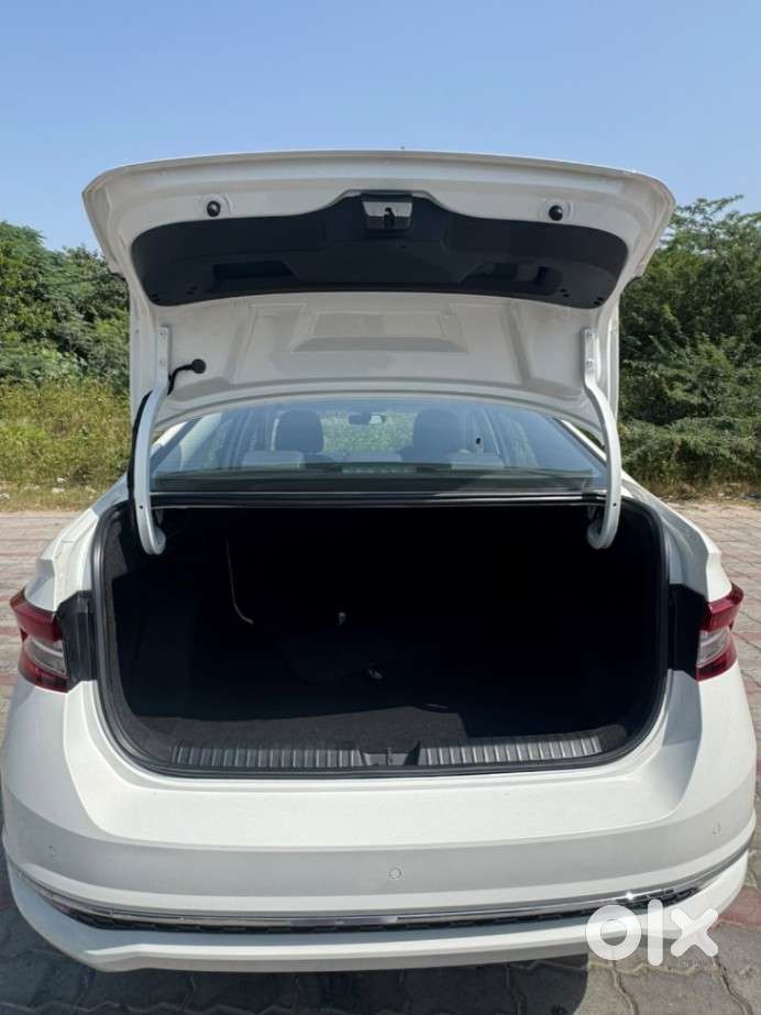 Skoda Slavia 1.5 Tsi Style At, 2024, Petrol