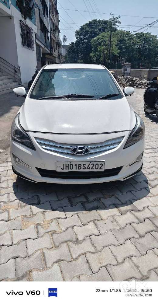 Hyundai Verna Fluidic 1.6 Vtvt Sx, 2015, Petrol