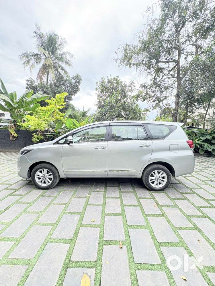 Toyota Innova Crysta 2.4 V, 2017, Diesel
