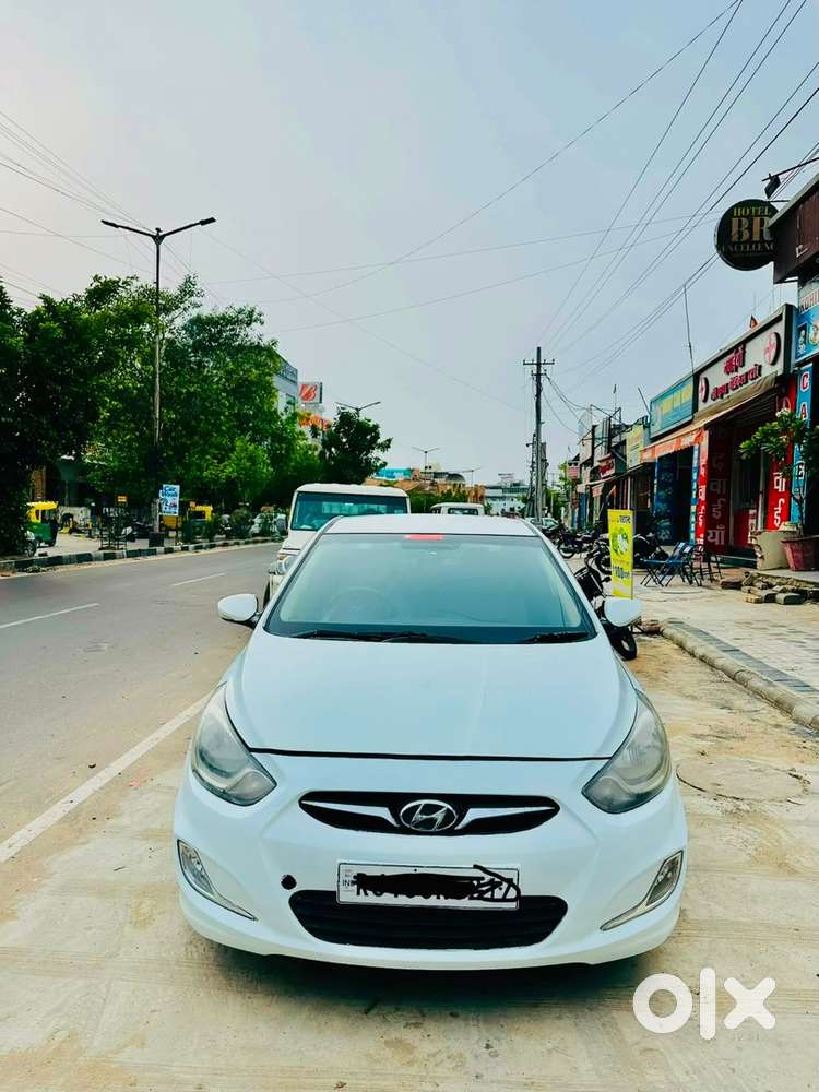 Hyundai Verna 2012