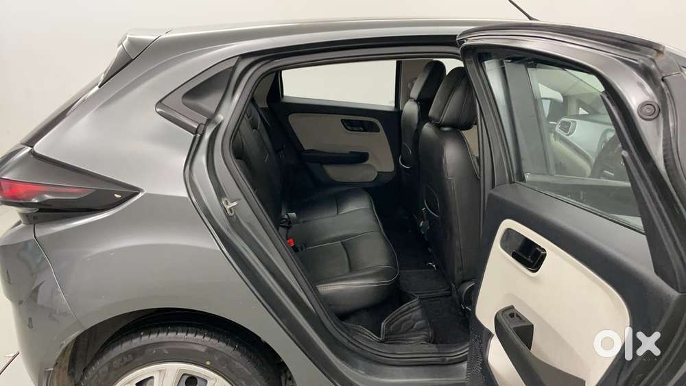 Tata Altroz 1.2 Xt, 2023, Petrol