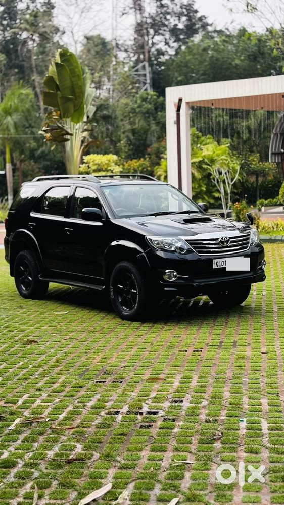 Toyota Fortuner 4x4 Manual Limited Edition, 2010, Diesel