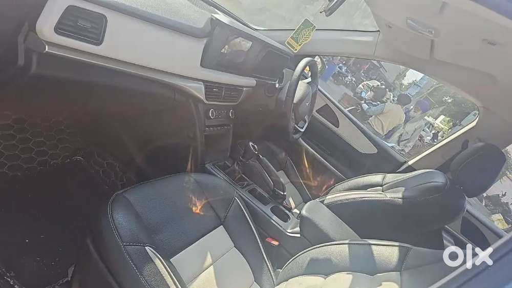 Mahindra Xuv700 2023 Diesel Well Maintained