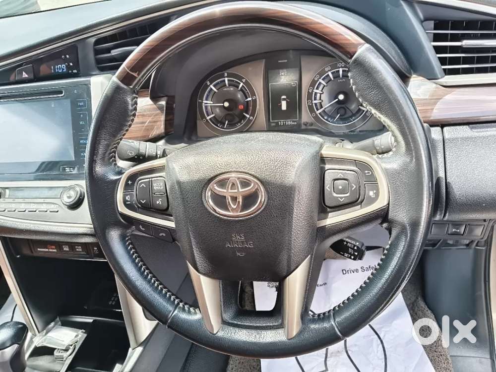 Toyota Innova Crysta 2.8 Zx At 7 Seater, 2016, Diesel