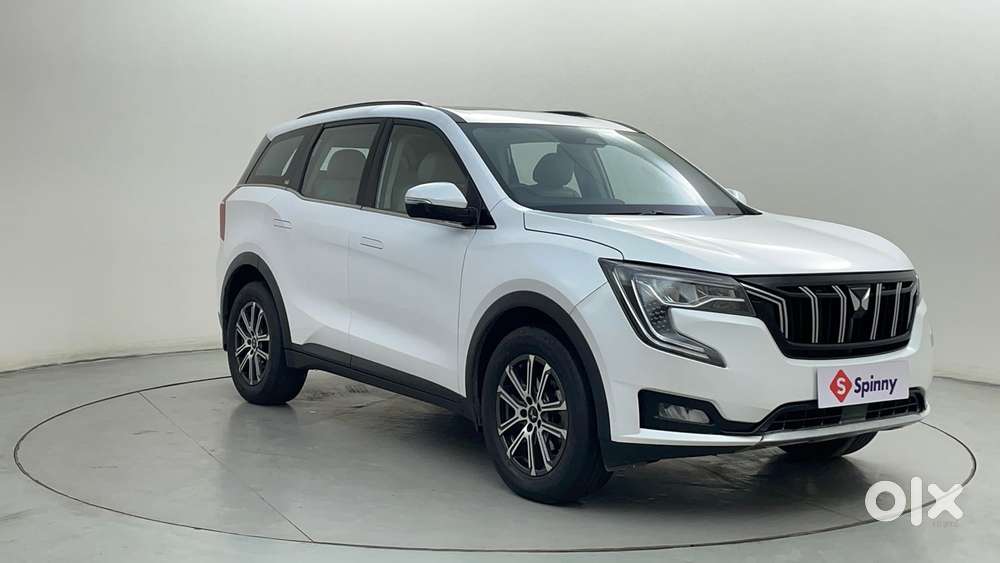 Mahindra XUV700 2.0 AX 7 Petrol MT Str, 2025, Petrol