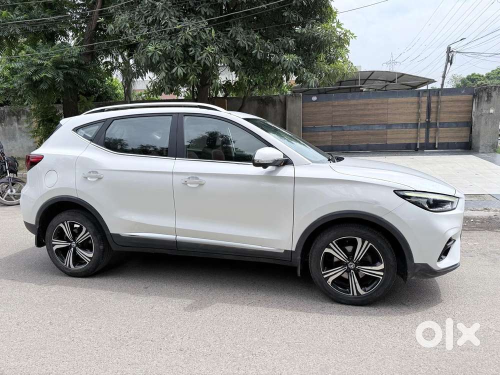 Mg Astor 1.5 Savvy Cvt S Red, 2022, Petrol