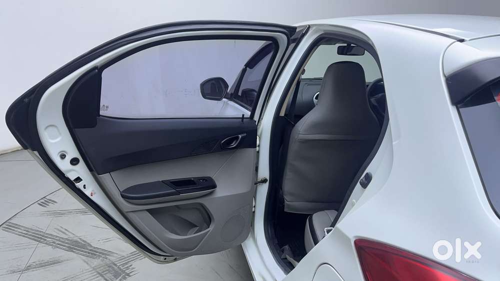 Tata Tiago 1.2 Revotron Xm, 2016, Petrol