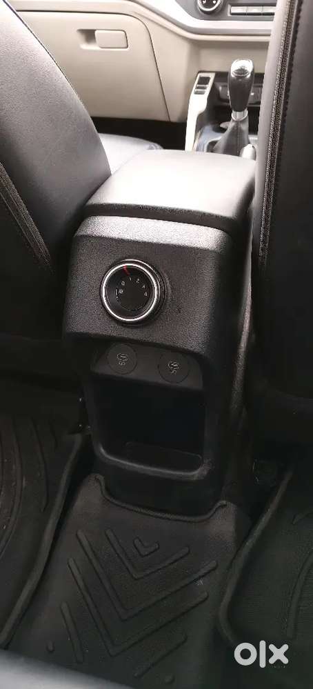 Kia Carens Premium 2024