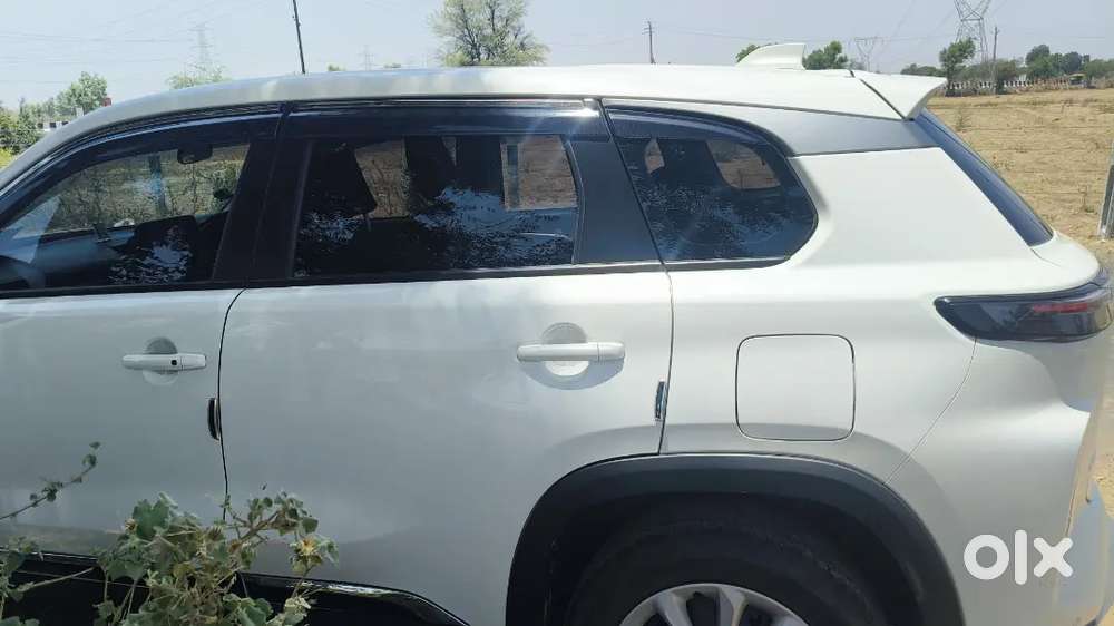Maruti Suzuki Grand Vitara 7 Seater 2023 Petrol Well Maintained