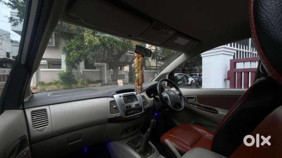 Toyota Innova 2.5 Vx 8 Seater Bs Iv, 2012, Diesel