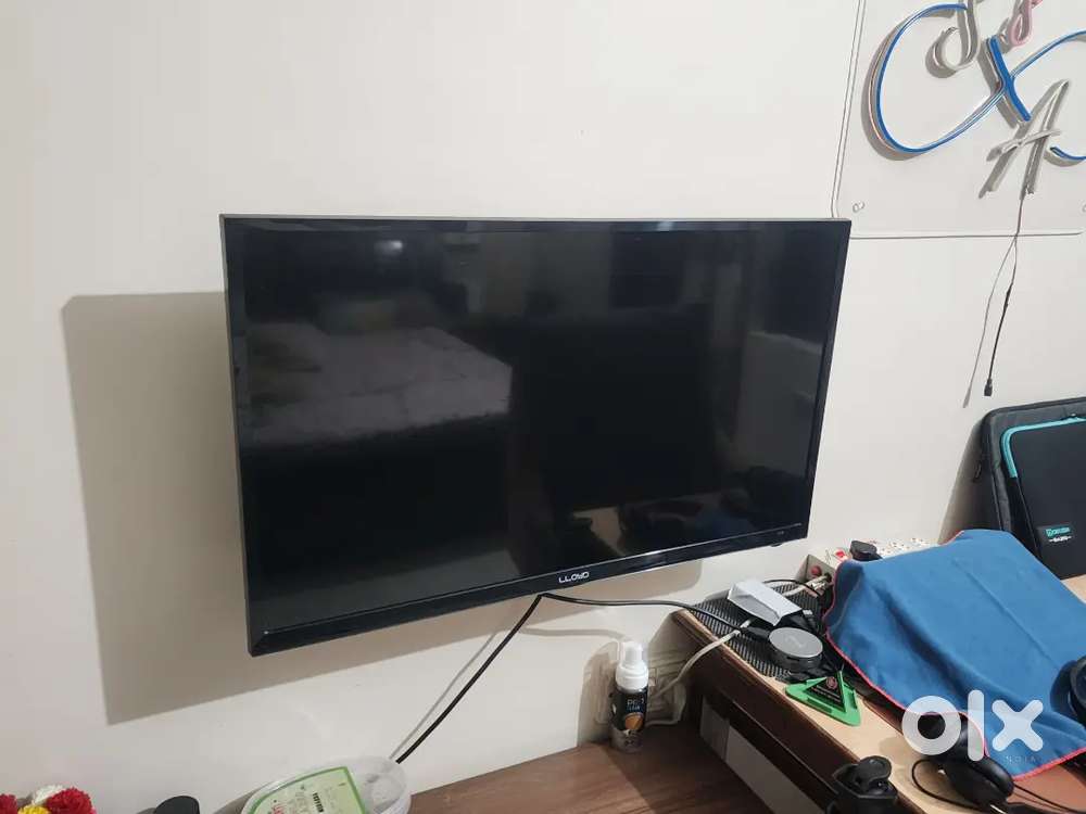Lloyd 32 inch Smart TV