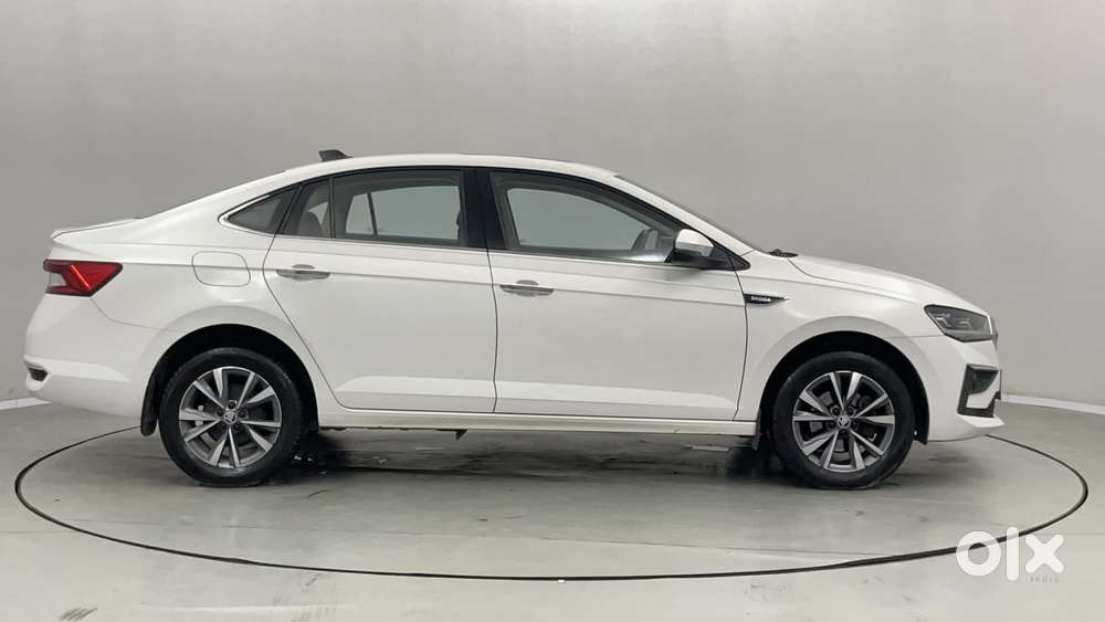 Skoda Slavia Style 1.0l Tsi Mt, 2022, Petrol