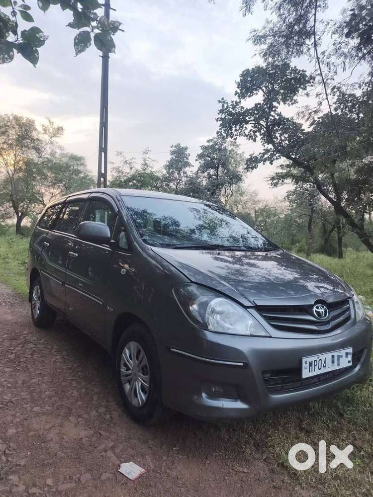 Toyota Innova 2.5 G (diesel) 8 Seater, 2010, Diesel