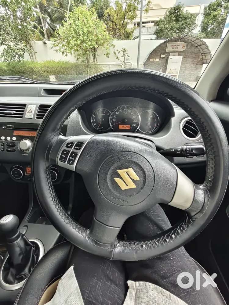 Maruti Suzuki Swift 2011 Petrol Manual