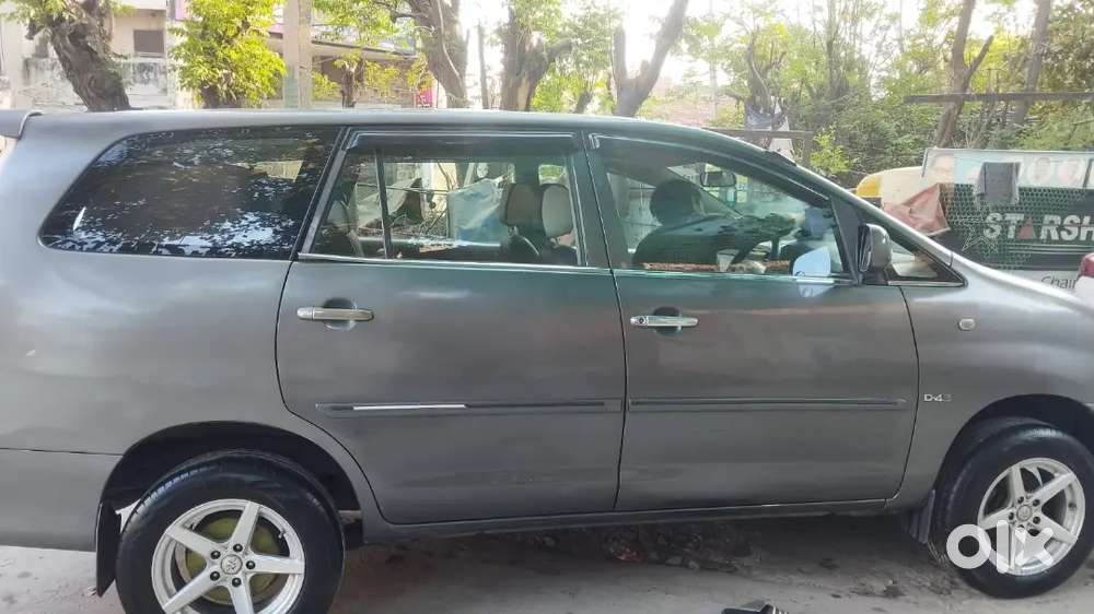 Toyota Innova Diesel 2011