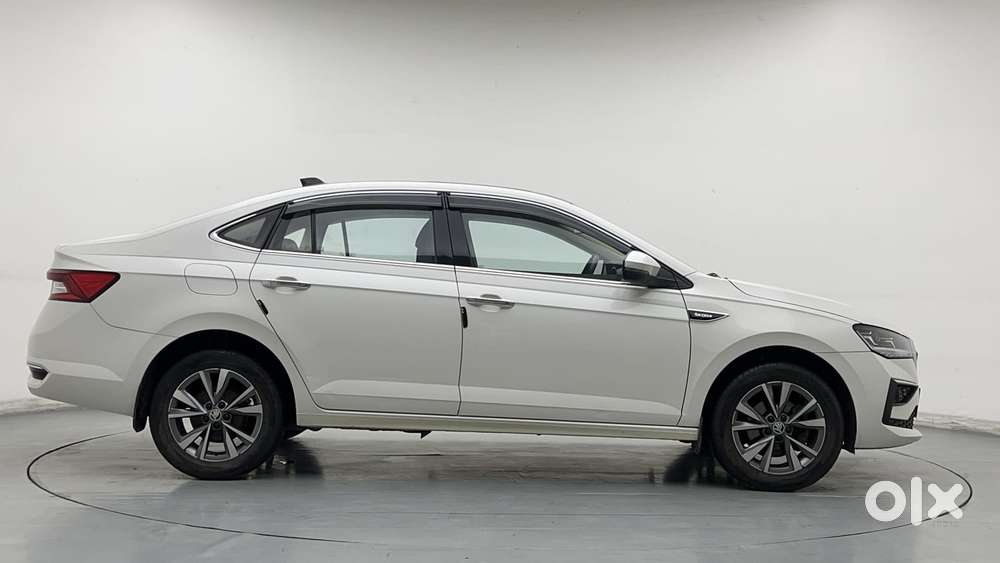 Skoda Slavia Style 1.0l Tsi Mt, 2022, Petrol