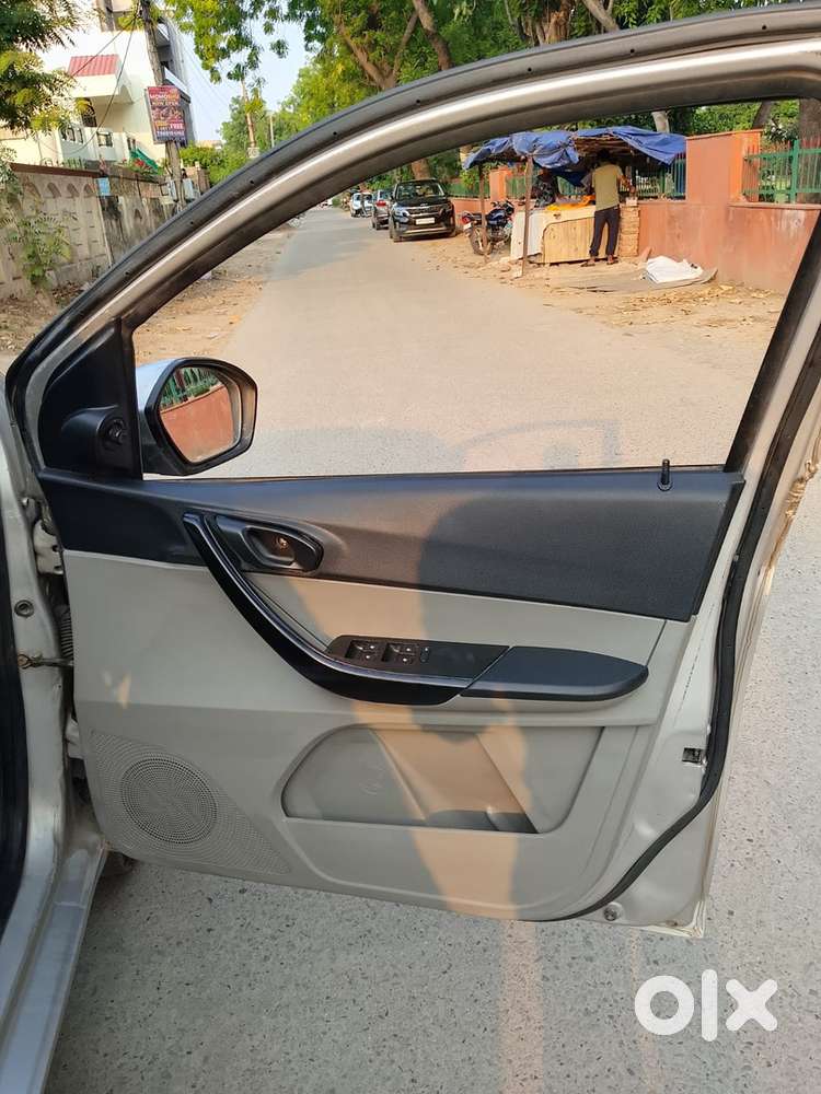 Tata Tiago Petrol 2016