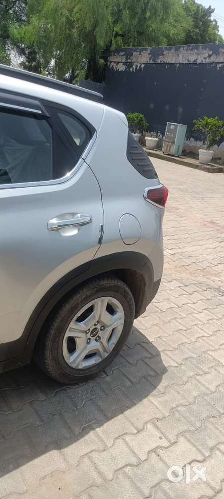 Kia Sonet Petrol 2023