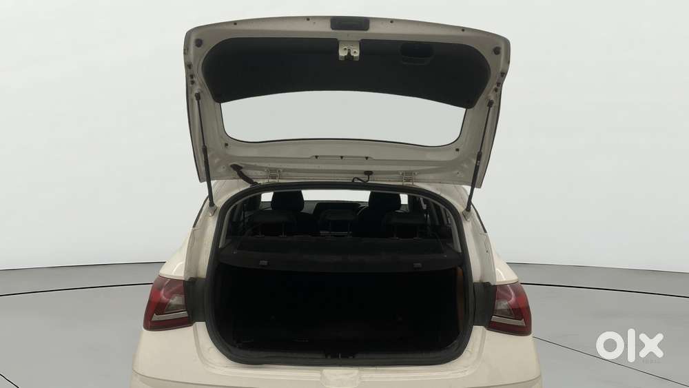 Hyundai New I20 1.2 Asta (o) Ivt, 2023, Petrol