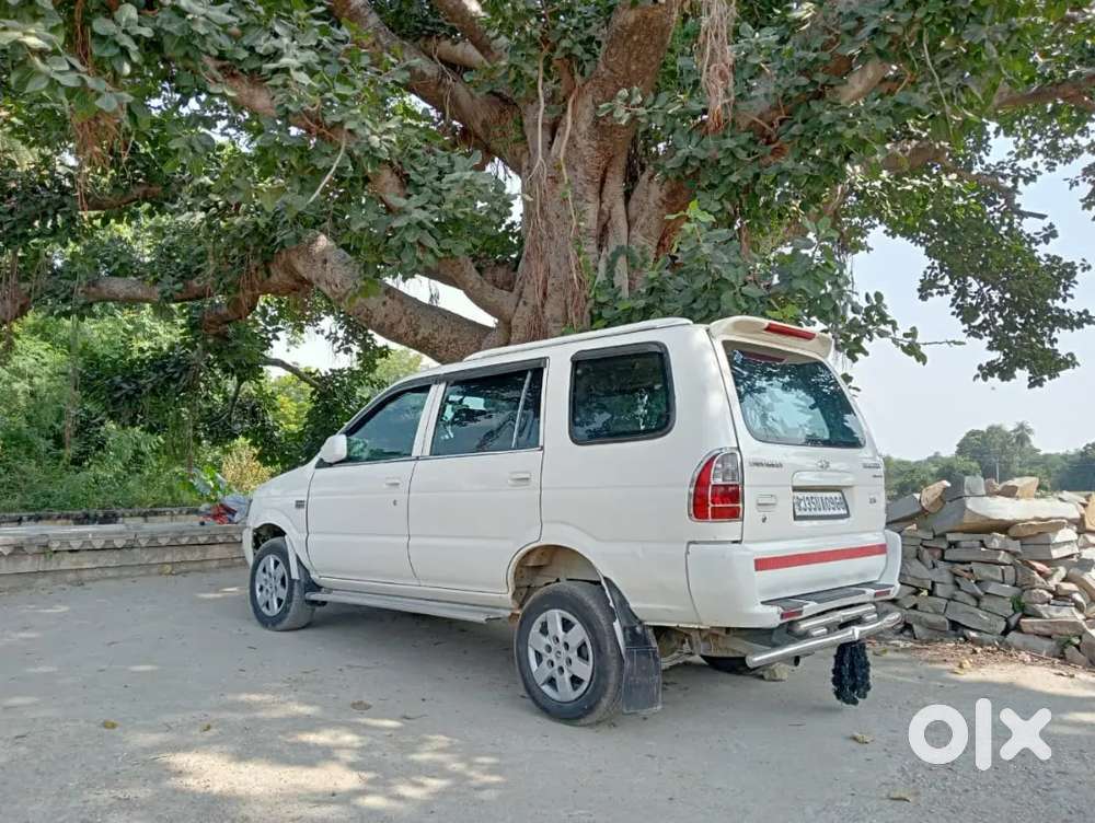 Chevrolet Tavera 2015