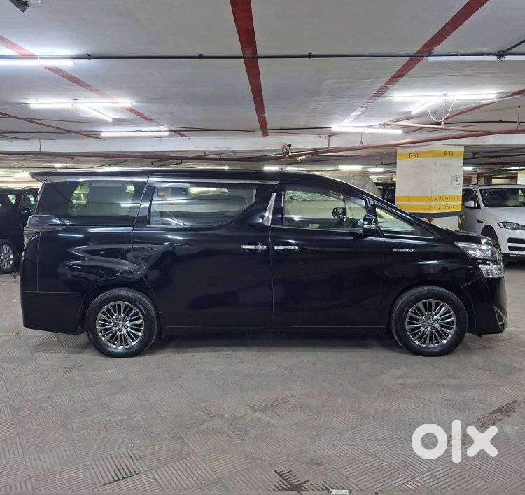 Toyota Vellfire 2.5 Hybrid, 2022, Petrol