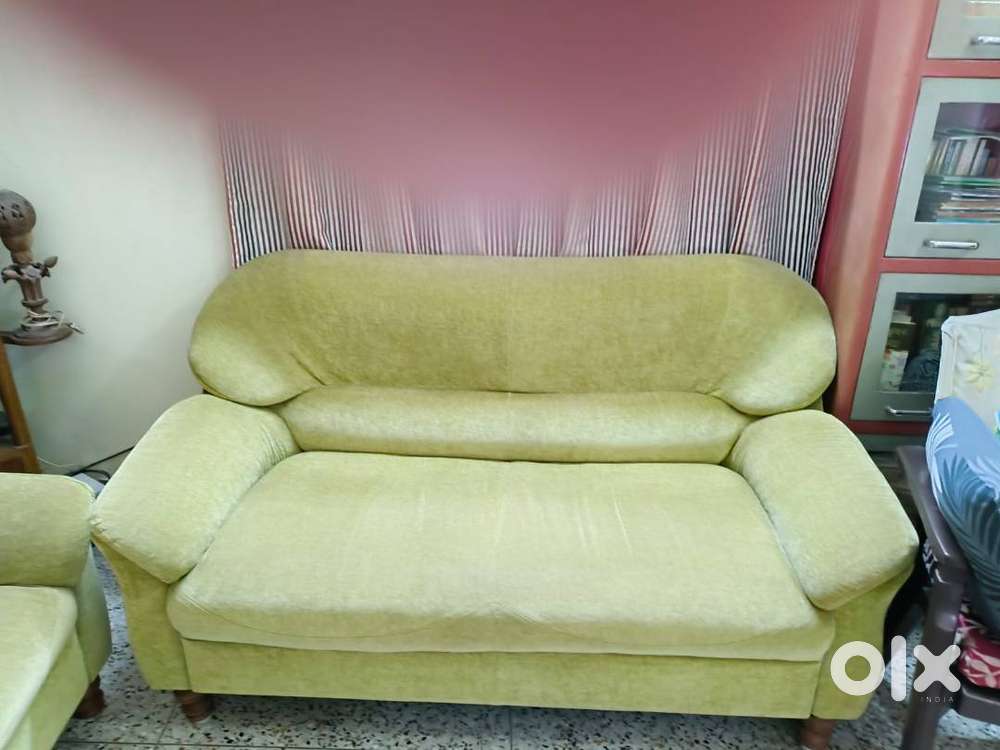English/Bengali：Great used furniture & appliances at fair prices!