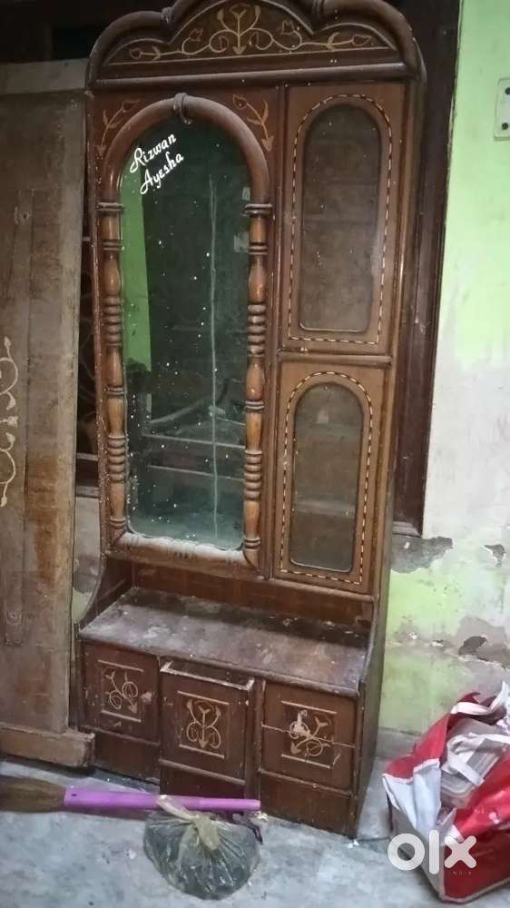 Dressing table
