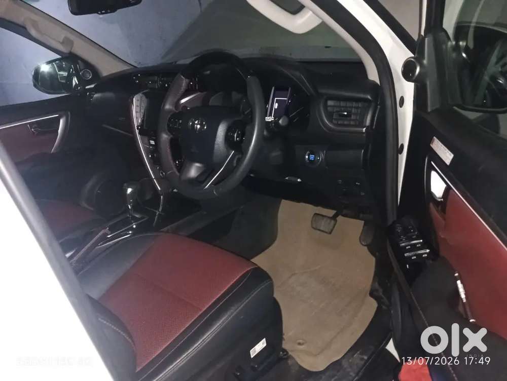 Toyota Fortuner Legender 2024