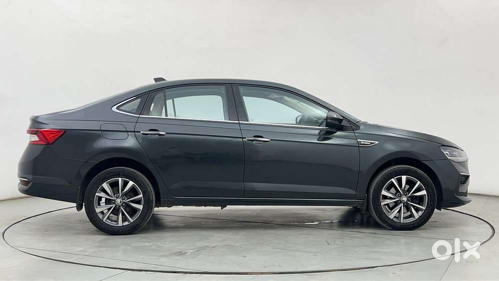 Skoda Slavia Style 1.0l Tsi At, 2023, Petrol