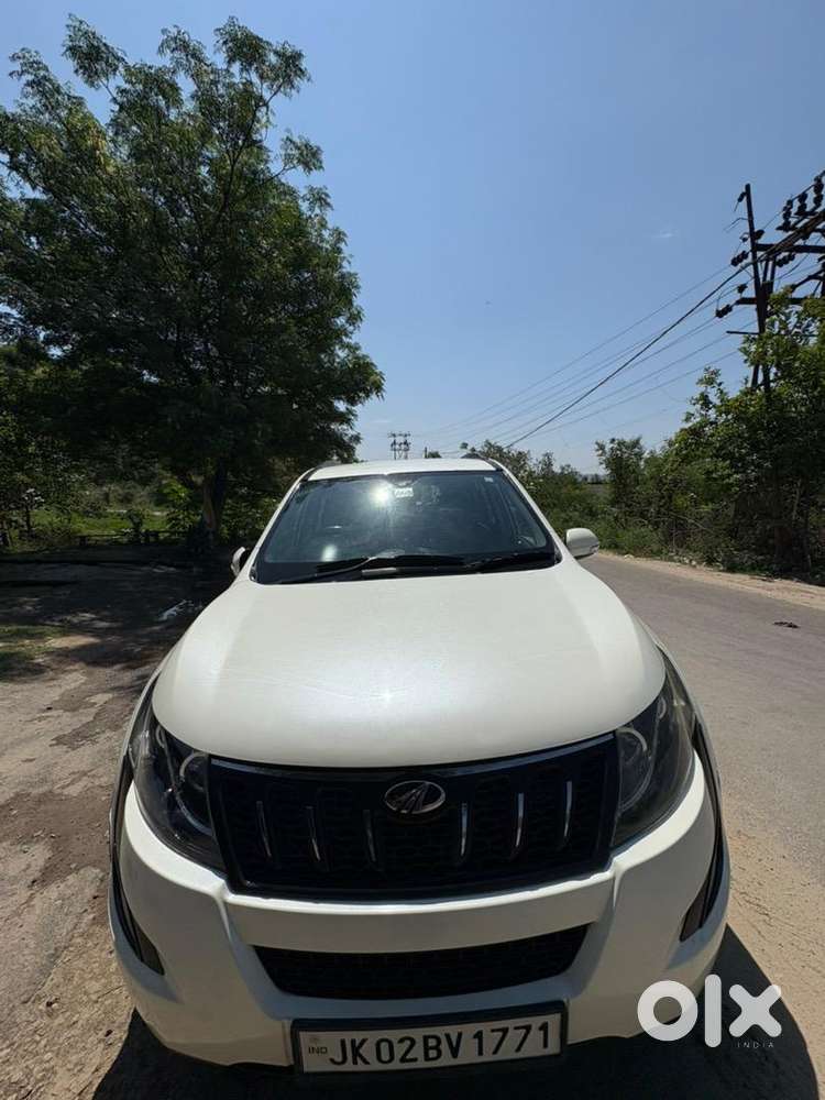 Mahindra Xuv500 2017 Diesel 5new Tyers Excillent Conditon 7 Seater