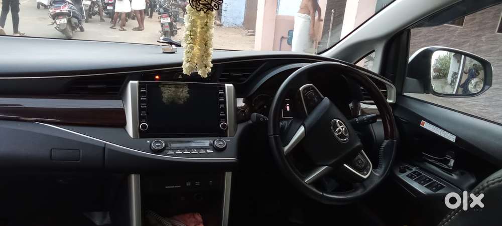 Toyota Innova 2.5 V 7seater Crysta Edition, 2022, Diesel