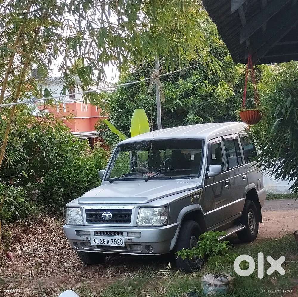 Chilled A/c, Power Steering, Power Break, 7 Seater