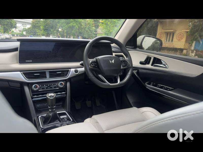 Mahindra Xuv700 2.2 Ax 7 Diesel Mt Luxury Pack Str, 2024, Diesel