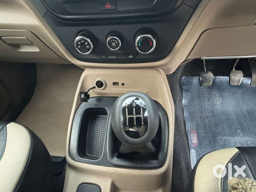 Mahindra Tuv 300 2018