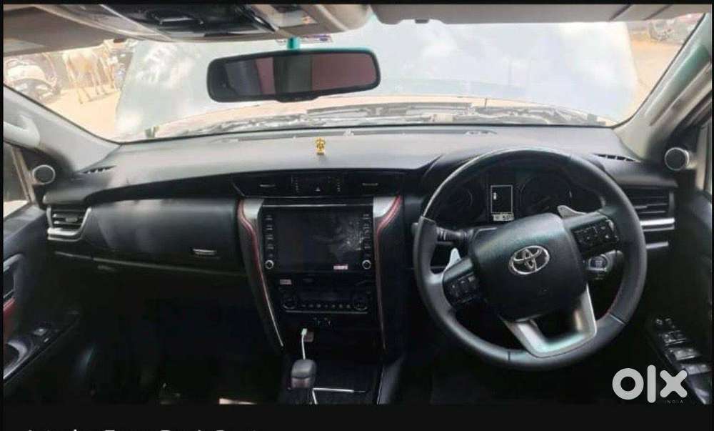 Toyota Legender, November 2025