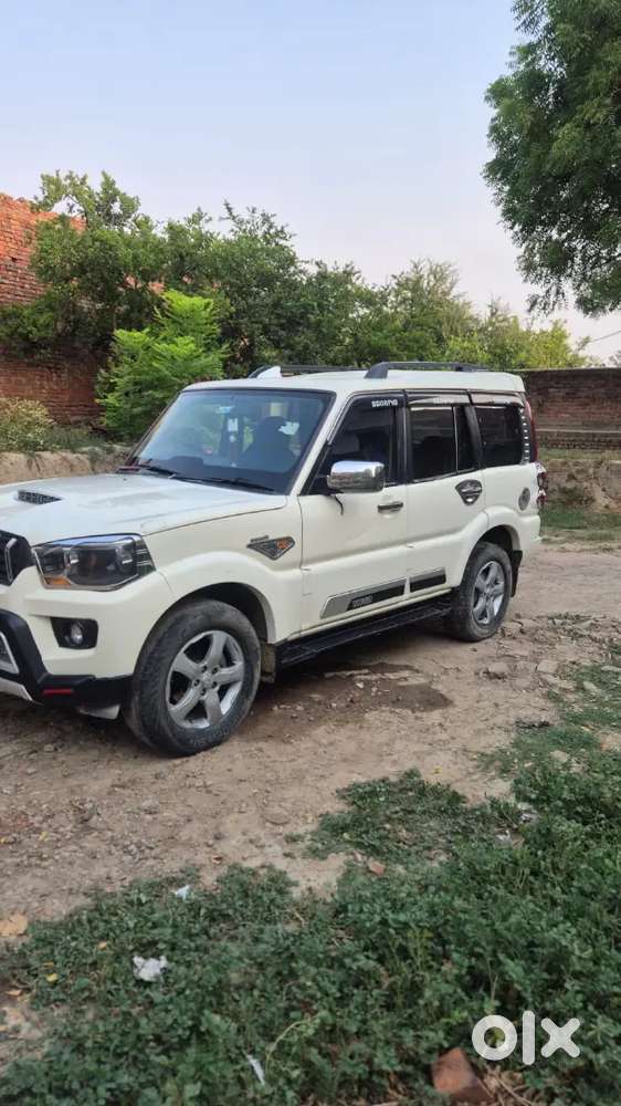 Mahindra Scorpio 2015 Diesel 210000 Km Driven