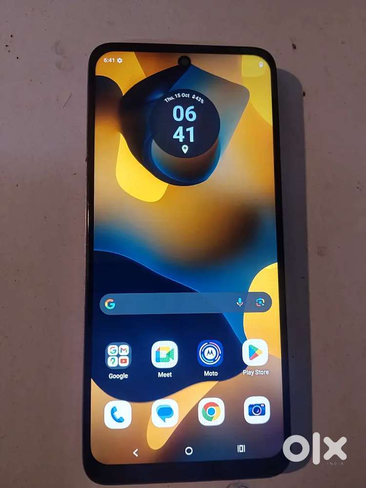 Motorola g 64 5g 8/128. with cahger, bill..