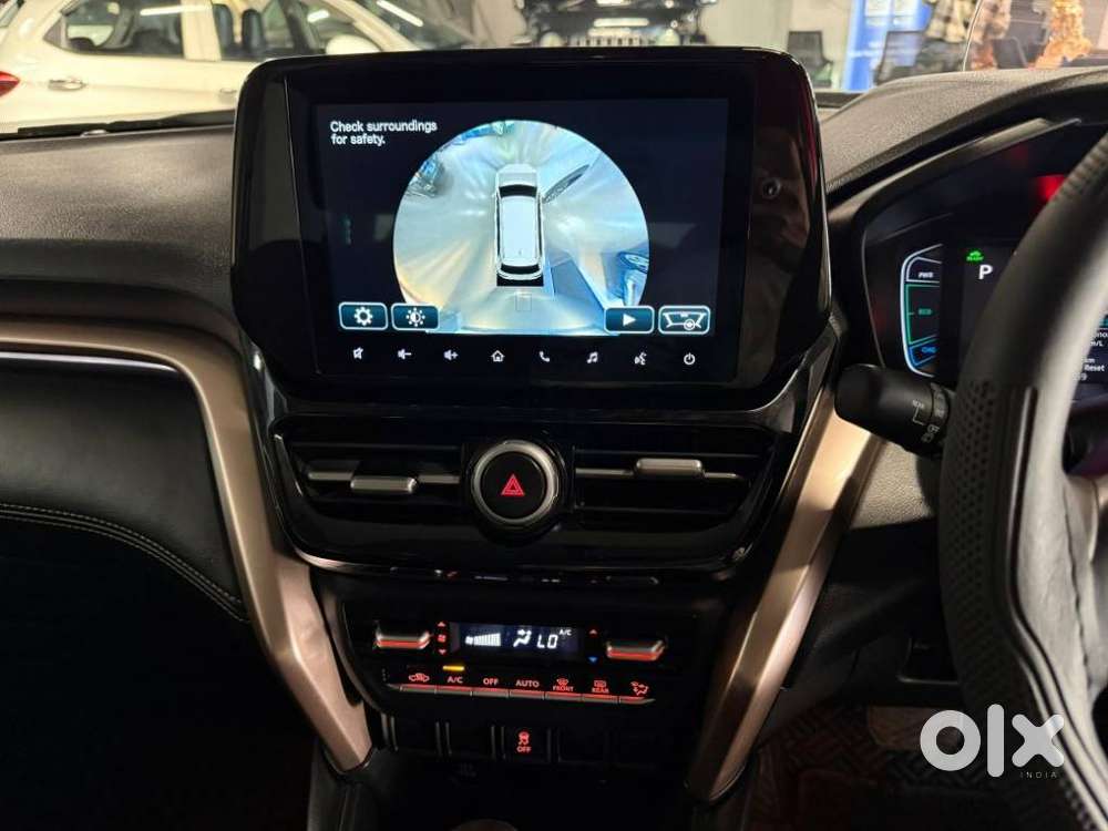 Maruti Suzuki Grand Vitara 1.5 Alpha Plus Intelligent Hybrid Ecvt, 2..