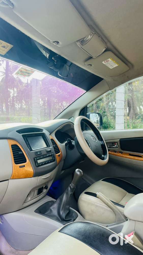 Toyota Innova 2.5 V 7 Str, 2010, Petrol