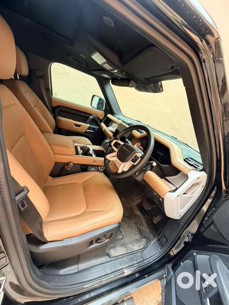 Land Rover Suv 2025 Km Driven