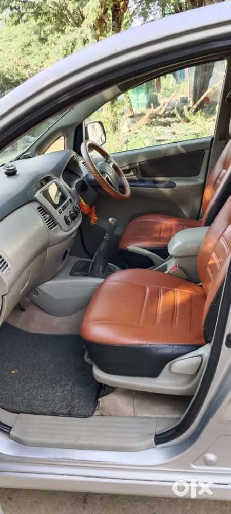 Toyota Innova 2012