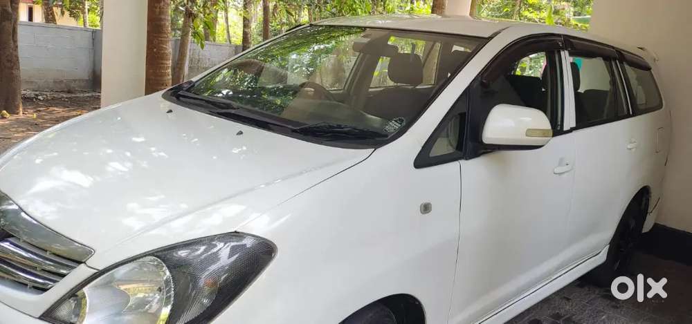 Toyota Innova 2006 Diesel 225000 Km Driven
