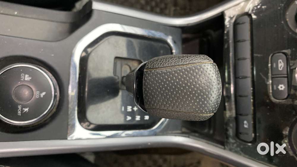 Tata Nexon 1.5 Revotorq Xma Plus (s) Amt, 2022, Petrol