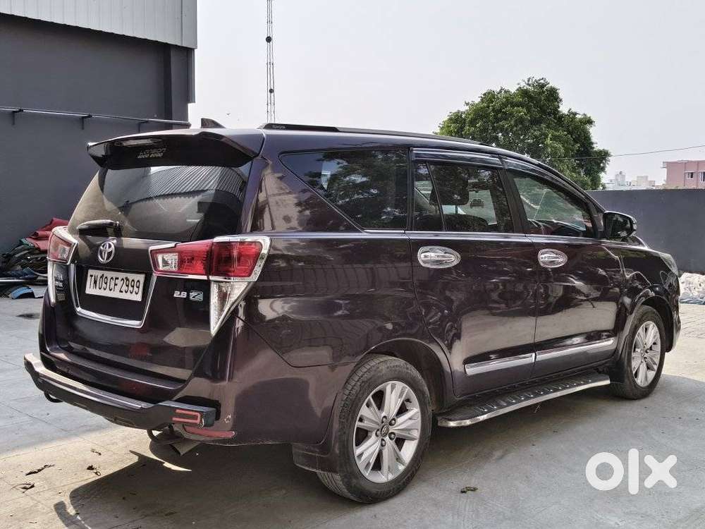 Toyota Innova Crysta 2.8z Automatic, 2016, Petrol